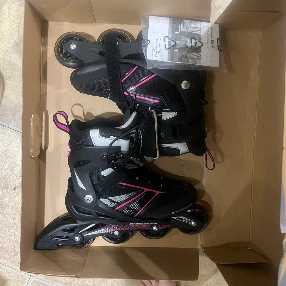 Women's Black and Pink Rollerblades - Picture 9 of 12